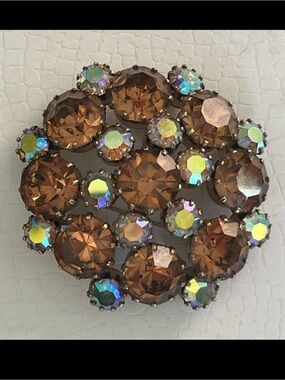 Signed Kramer Topaz Aurora Borealis Rhinestone Brooch Pin 2.5” Prong Set